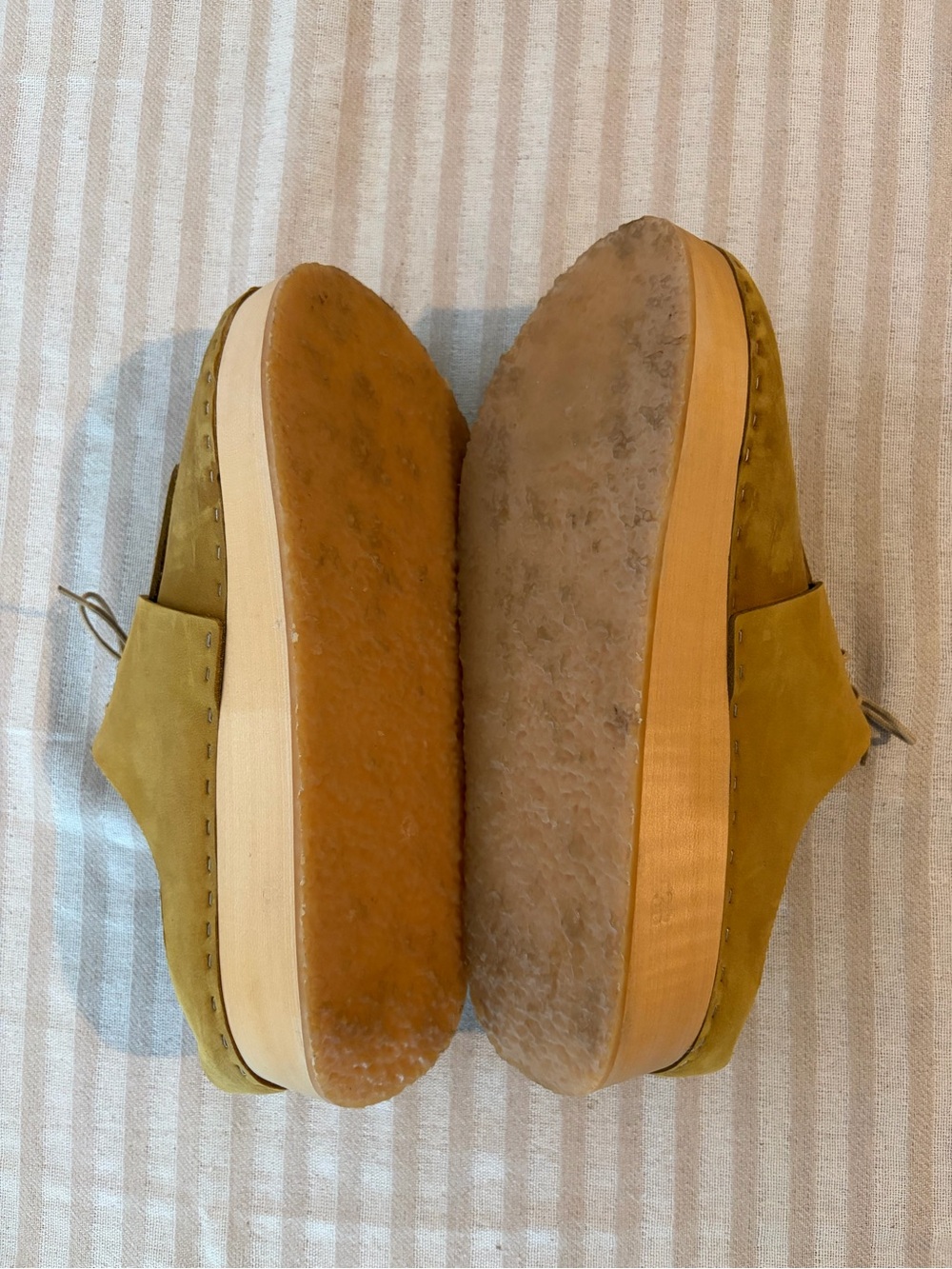 Bryr Clogs - Fringe Lace-Up Nubuck Leather Clogs in Fennel Green - Picture 4 of 5